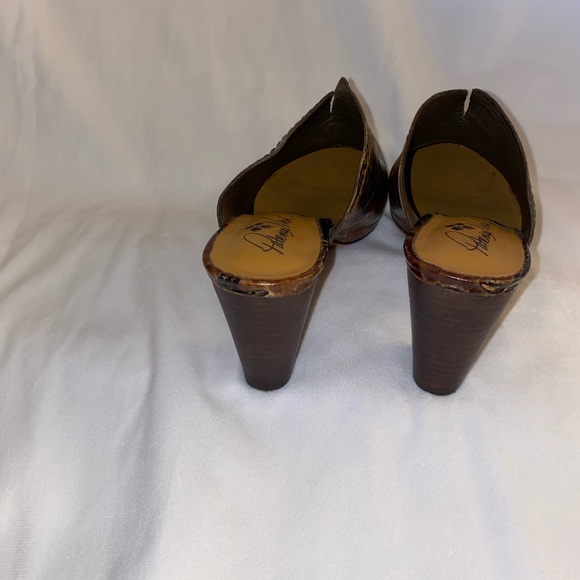 Patricia Nash Ruffina Leather Slide Mules - Picture 3 of 5